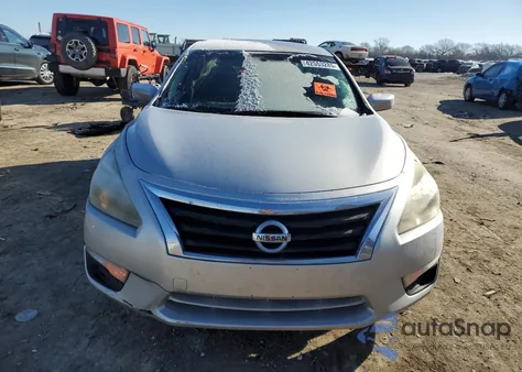2015 Nissan Altima 2.5 из США, поврежденный, VIN 1N4AL3AP1FC246755